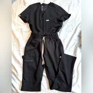 Figs Technical Collection Scrubs SET in Black - XXS Petite